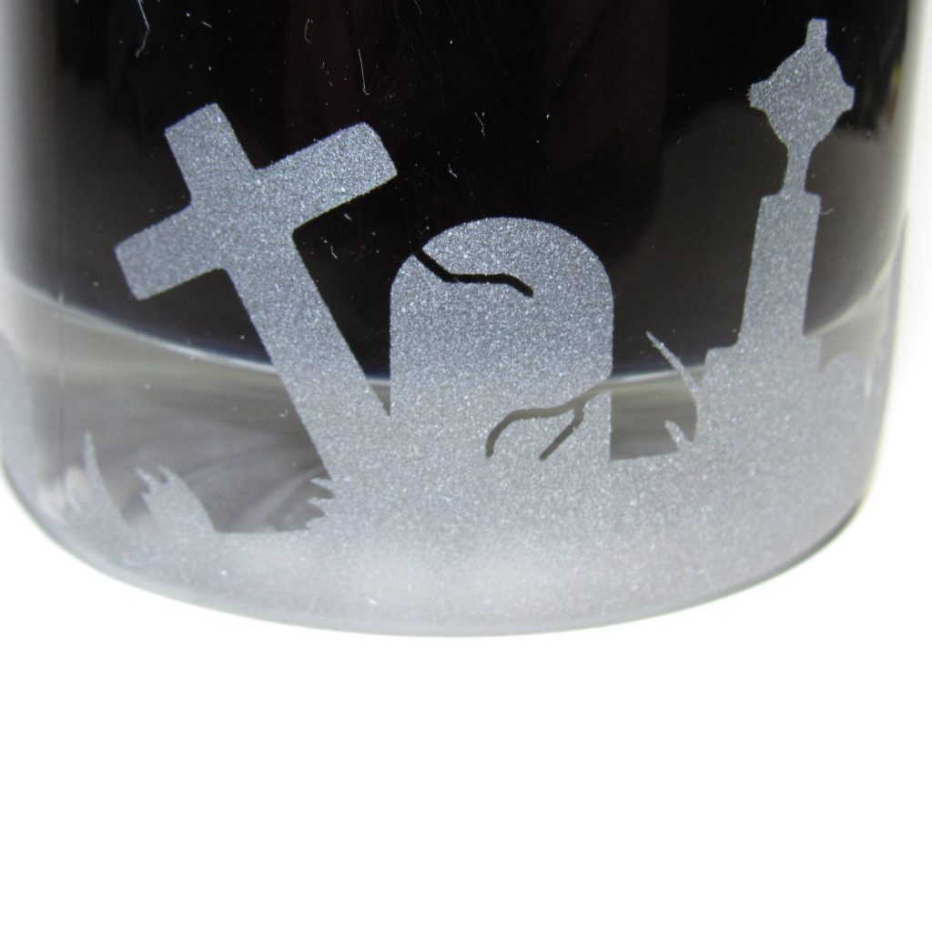 Details on around mug bottom